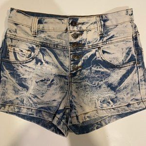 DELIAS SKYLAR DENIM DESTROYED SHORTS SIZE 3/4